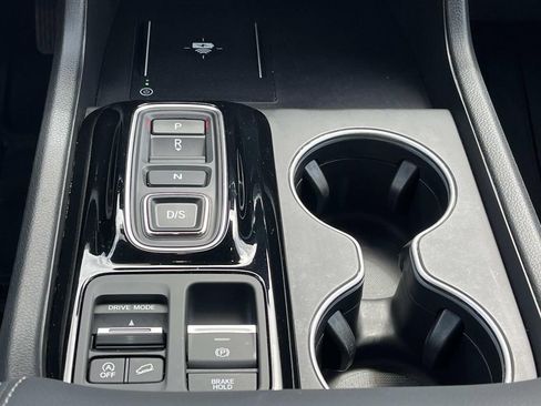 Used 2025 Honda Pilot Touring image 16