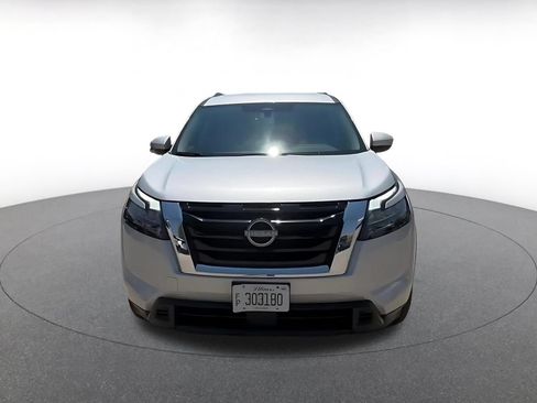 Used 2025 Nissan Pathfinder SV AWD/4WD image 4