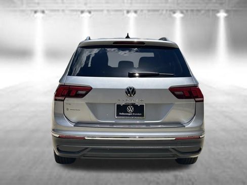 Used 2023 Volkswagen Tiguan SE FWD image 4