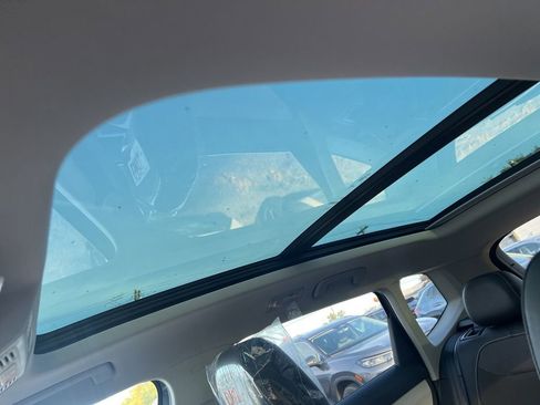 New 2025 Volkswagen Taos SE image 14