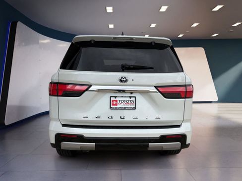 Used 2023 Toyota Sequoia Limited AWD/4WD image 4