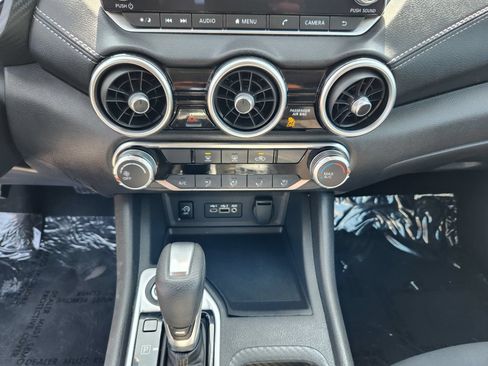 Used 2024 Nissan Sentra SV FWD image 25