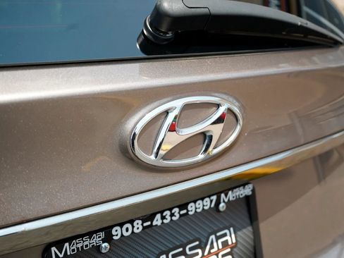 Used 2020 Hyundai Santa Fe Limited AWD/4WD image 13