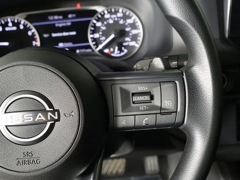 Used 2024 Nissan Pathfinder S image 39