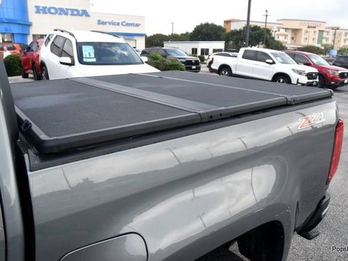 Used 2020 Chevrolet Colorado Z71 AWD/4WD image 14