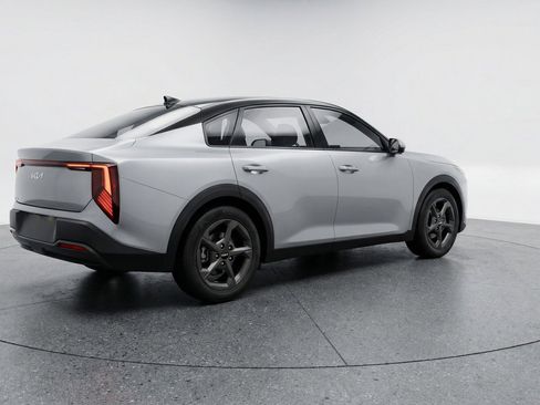 Used 2025 Kia K4 LXS image 9