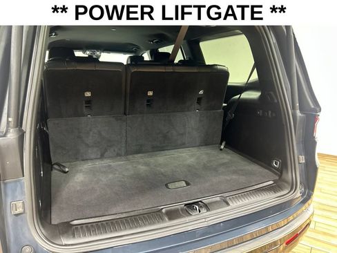 Certified 2024 Jeep Wagoneer Series II w/ Flexible Seating Group AWD/4WD image 10