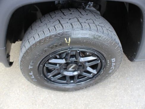 Used 2018 Jeep Compass Sport w/ Cold Weather Group AWD/4WD image 19