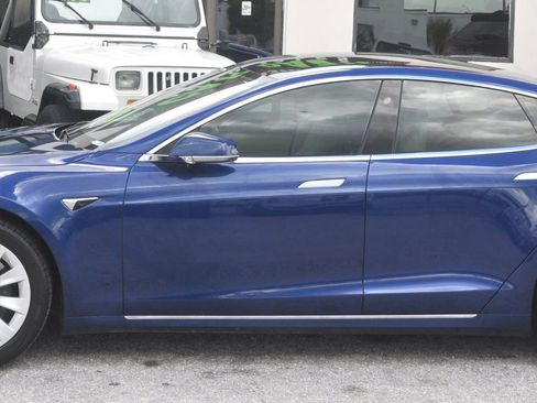 Used 2017 Tesla Model S 75 RWD image 7