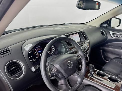 Used 2015 Nissan Pathfinder SL image 9