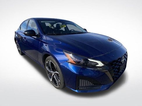 Used 2024 Nissan Altima 2.5 SR image 14