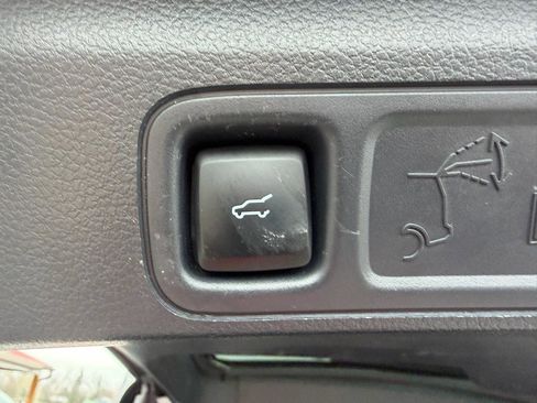 Used 2024 Ford Expedition Limited image 7