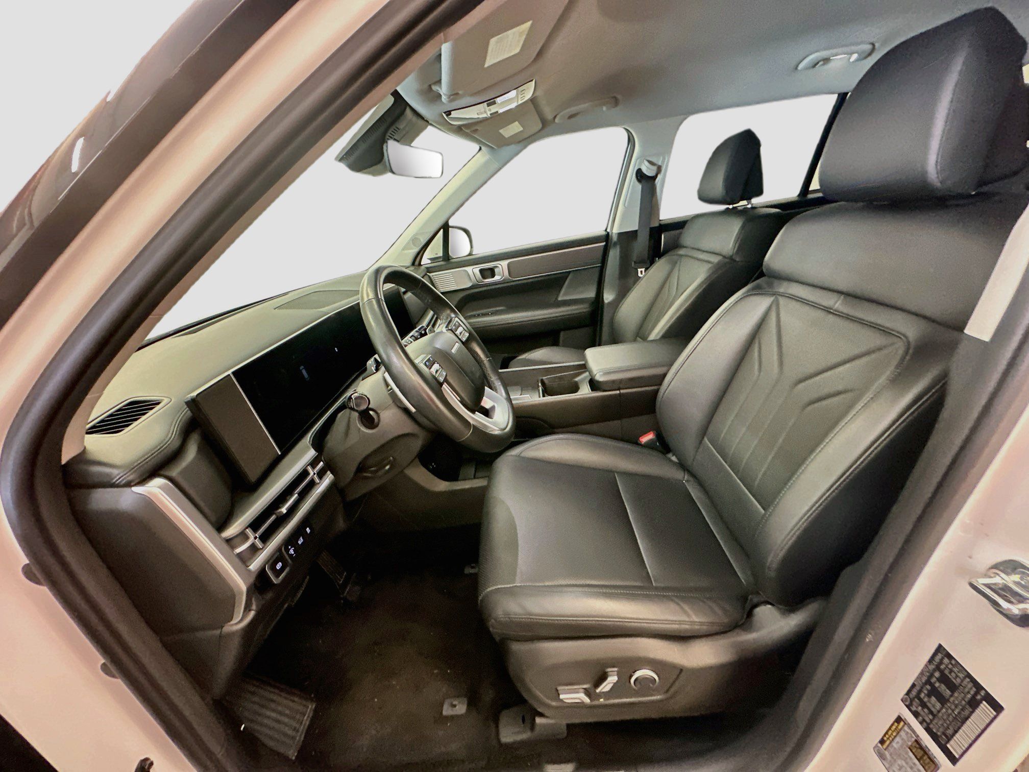 Used 2026 Hyundai Santa Fe SEL AWD/4WD image 13
