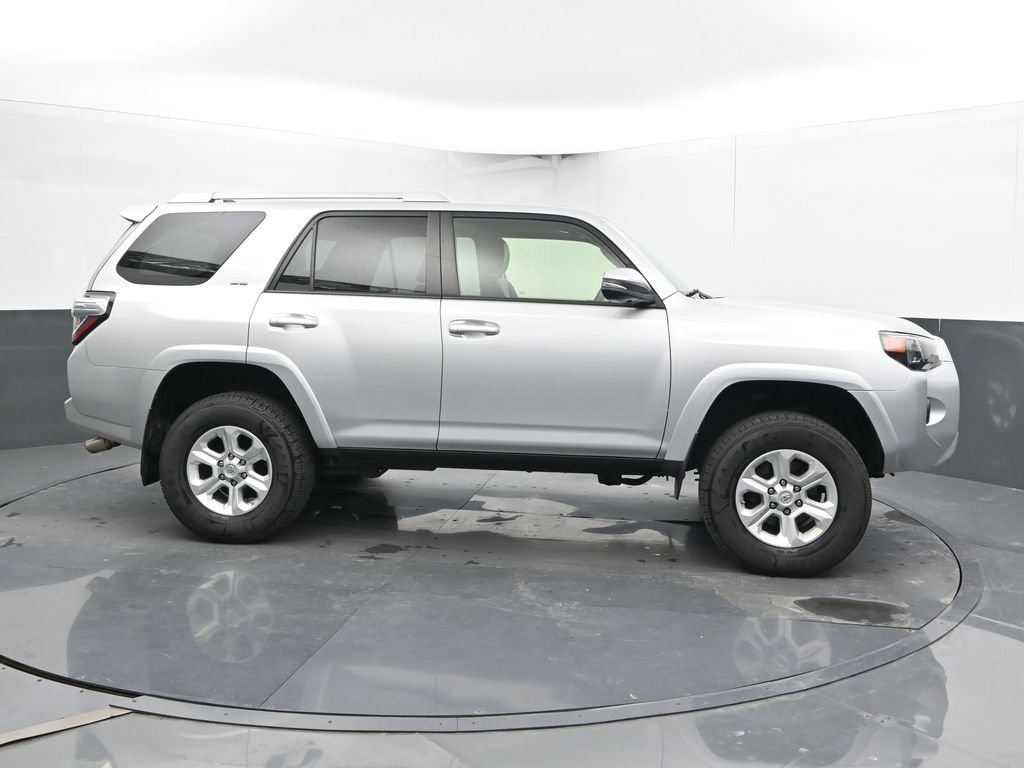 Used 2016 Toyota 4Runner SR5 Premium AWD/4WD image 4