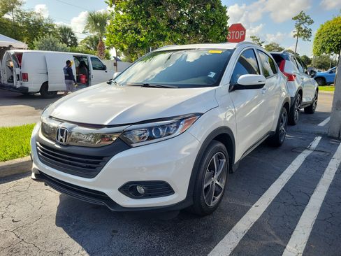 Certified 2022 Honda HR-V EX image 3