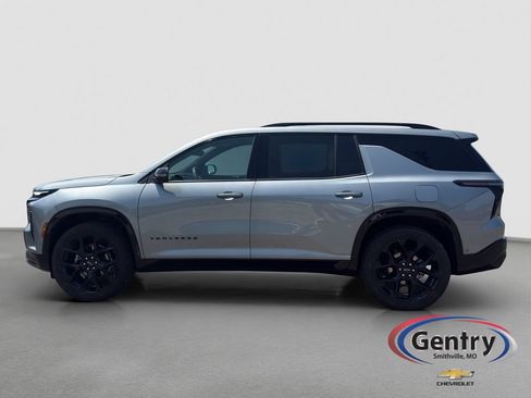 Used 2024 Chevrolet Traverse RS AWD/4WD image 3