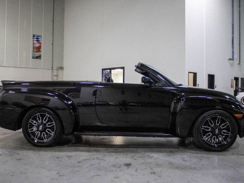 Used 2005 Chevrolet SSR LS 2dr Regular Cab Convertible w/ Preferred Equipment Group image 7