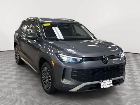 New 2026 Volkswagen Tiguan S w/ 18" Wheel Package AWD/4WD image 3