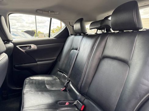 Used 2011 Lexus CT 200h Premium w/ Leather Pkg FWD image 11