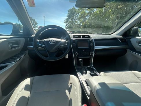 Used 2016 Toyota Camry SE FWD image 14