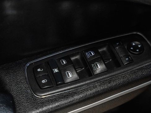 Used 2019 Dodge Charger SXT w/ Leather Interior Group image 33