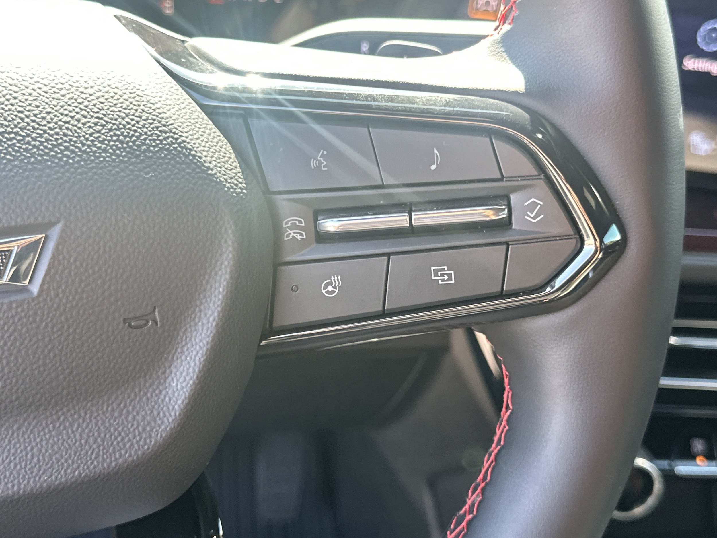 Used 2026 Chevrolet Traverse RS w/ LPO, Floor Liner Package FWD image 61