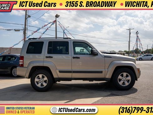 Used 2010 Jeep Liberty Sport w/ Popular Equipment Group AWD/4WD image 7