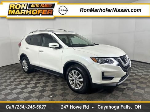 Used 2017 Nissan Rogue SV image 1