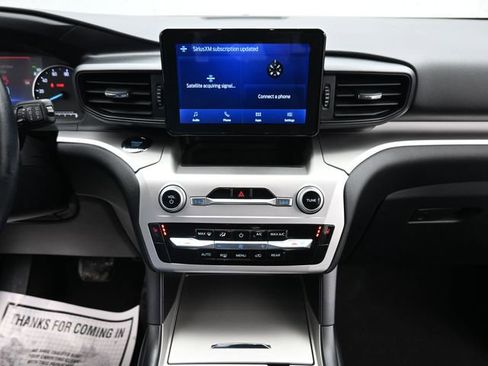 Used 2022 Ford Explorer XLT w/ Class IV Trailer Tow Package image 17