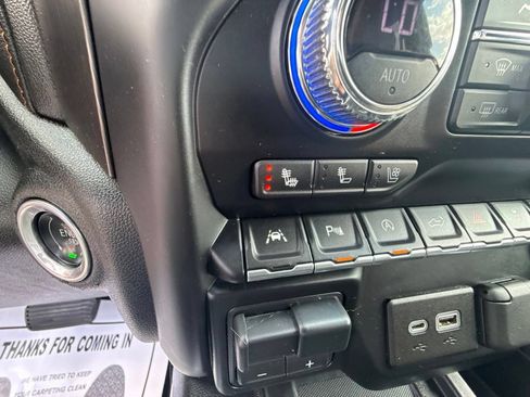Used 2021 GMC Sierra 1500 AT4 w/ AT4 Value Package AWD/4WD image 15