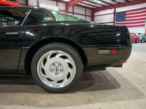 Used 1991 Chevrolet Corvette Coupe RWD image 5