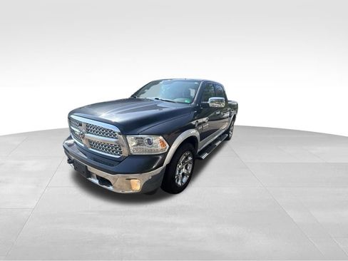 Used 2016 RAM 1500 Laramie w/ Convenience Group AWD/4WD image 2