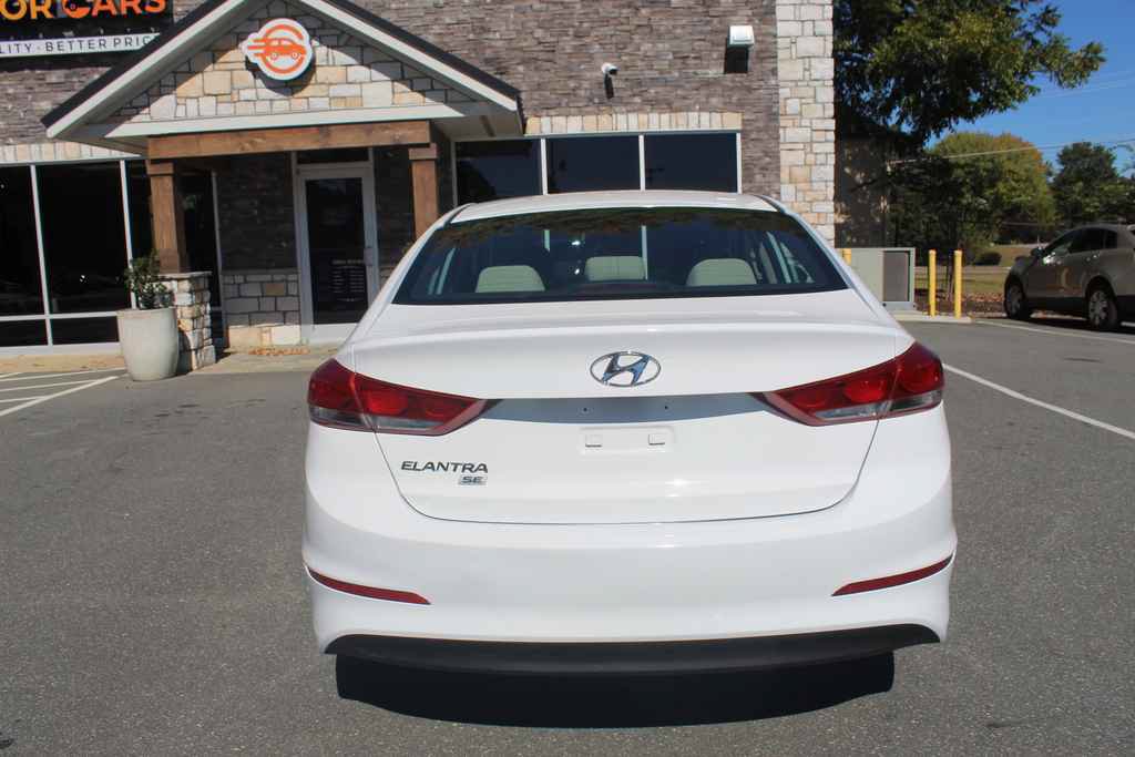 Used 2018 Hyundai Elantra SE FWD image 6
