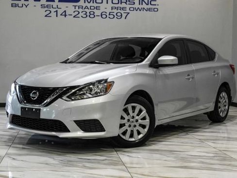 Used 2017 Nissan Sentra S FWD image 2