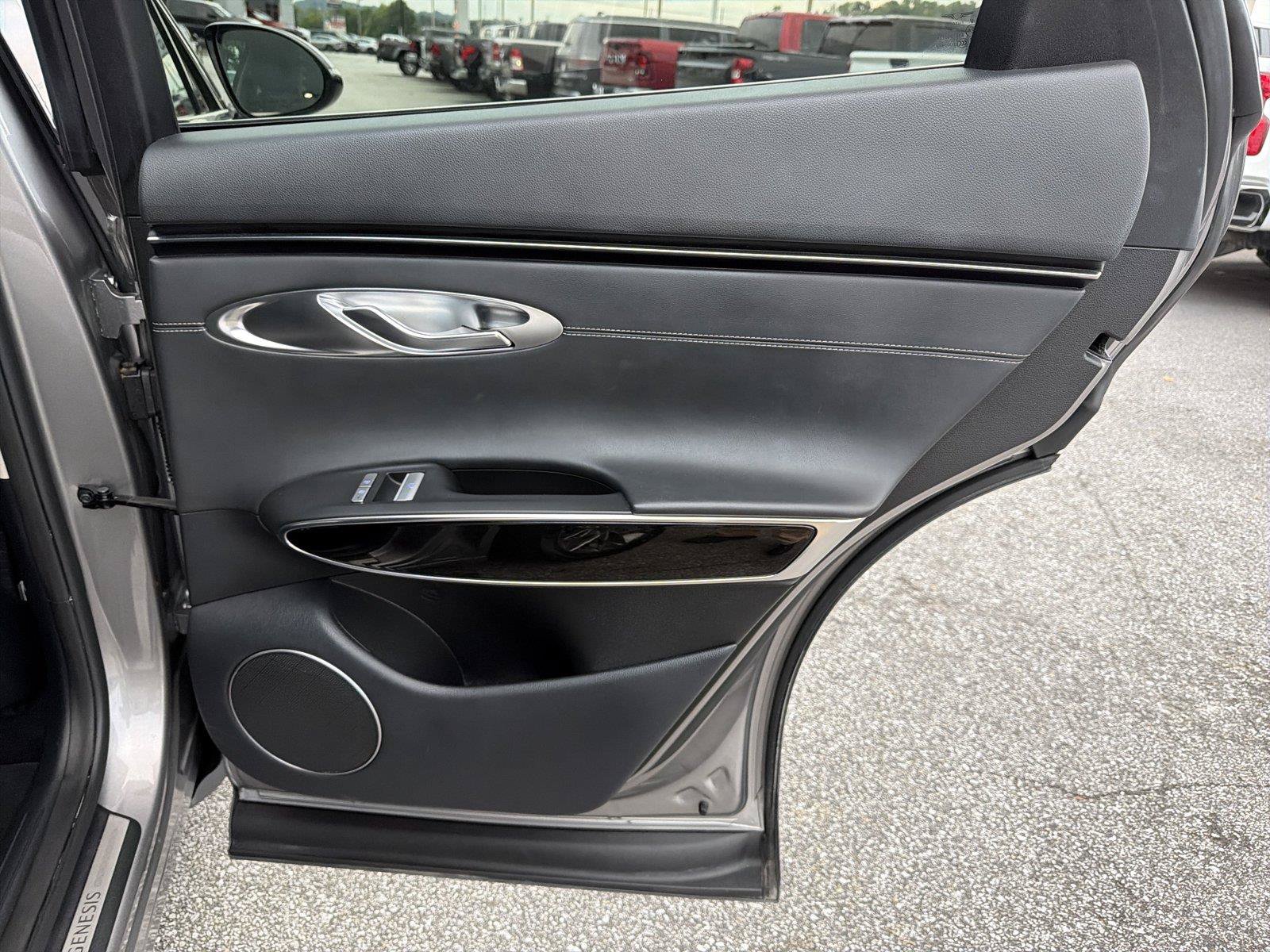 Used 2025 Genesis GV70 2.5T AWD/4WD image 15