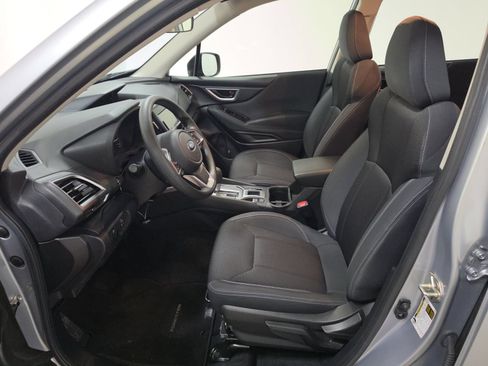 Used 2021 Subaru Forester AWD/4WD image 5