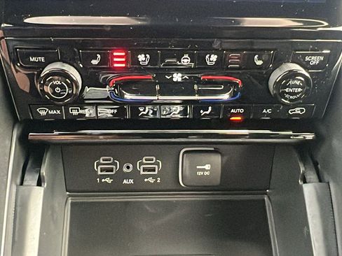 New 2025 Jeep Grand Cherokee Limited w/ Luxury Tech Group II image 28