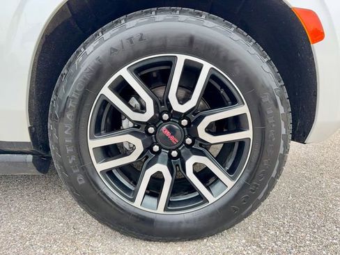 Used 2023 GMC Yukon AT4 w/ AT4 Premium Plus Package AWD/4WD image 34
