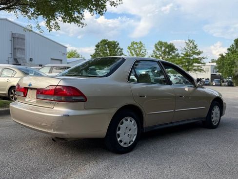Used 2002 Honda Accord LX image 3