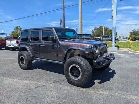 Used 2018 Jeep Wrangler Unlimited Rubicon AWD/4WD image 3