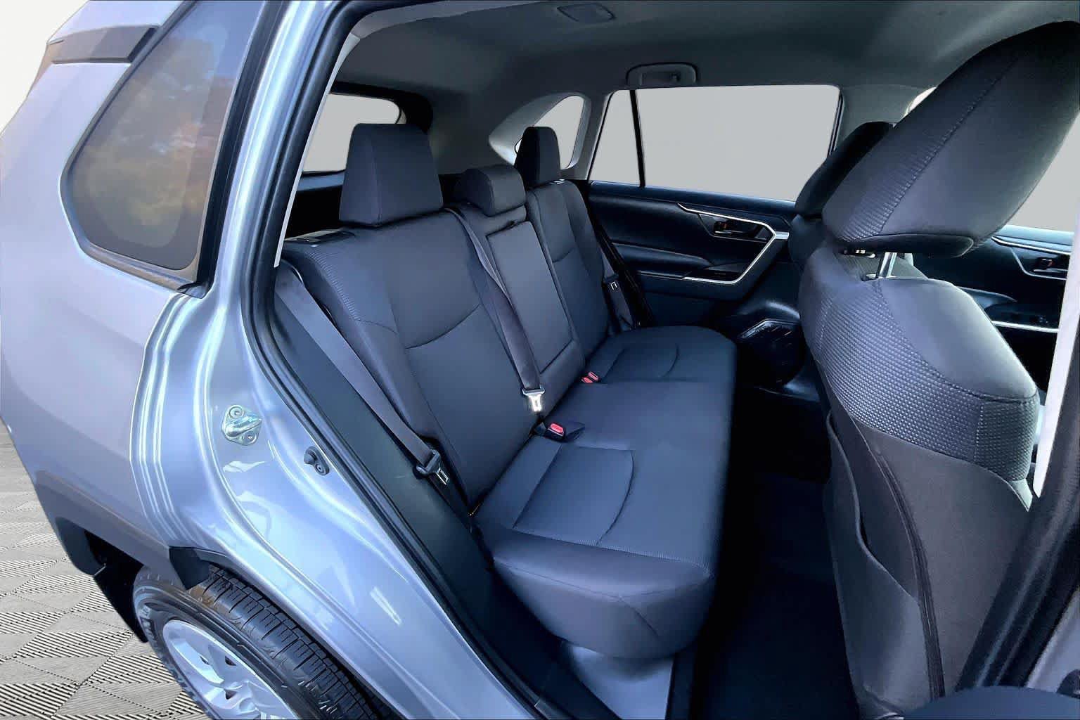 Certified 2025 Toyota RAV4 LE FWD image 20