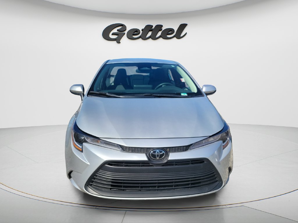 Used 2026 Toyota Corolla LE FWD image 2