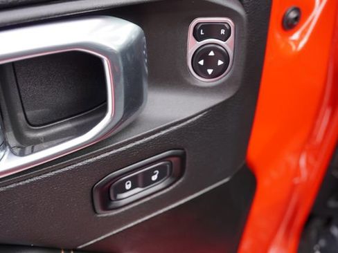 Certified 2025 Jeep Wrangler Unlimited Sahara w/ Safety Group image 23