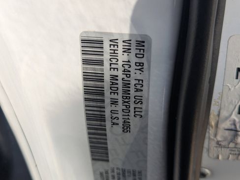 Used 2023 Jeep Cherokee Altitude Lux image 36