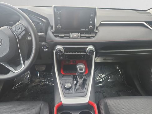 Used 2020 Toyota RAV4 TRD Off-Road image 12