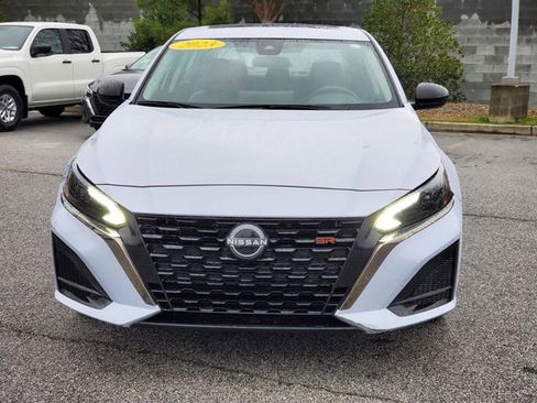 Certified 2023 Nissan Altima 2.5 SR w/ SR Premium Package FWD image 9