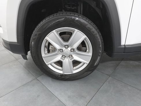 Used 2022 Jeep Compass Latitude image 27