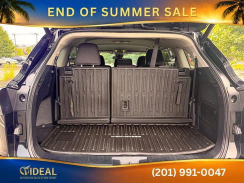 Used 2021 Toyota Highlander LE AWD/4WD image 9