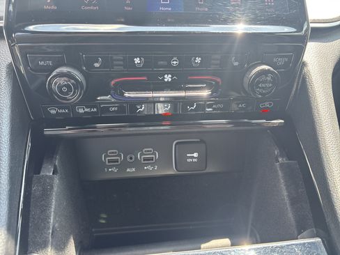Used 2023 Jeep Grand Cherokee L Overland AWD/4WD image 26