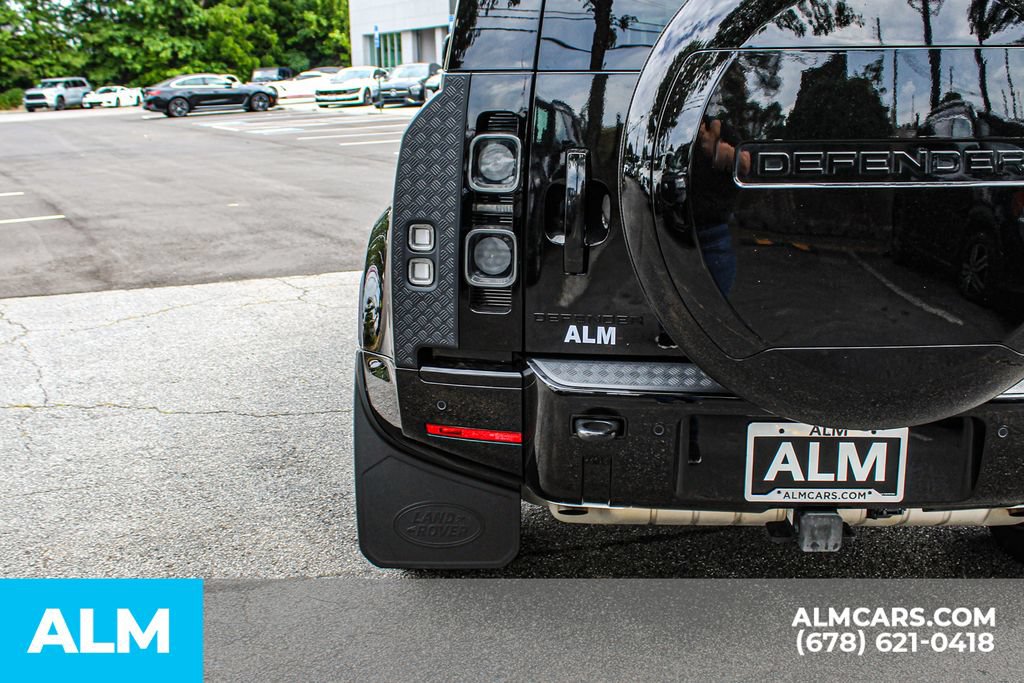 Used 2025 Land Rover Defender 110 X AWD/4WD image 12